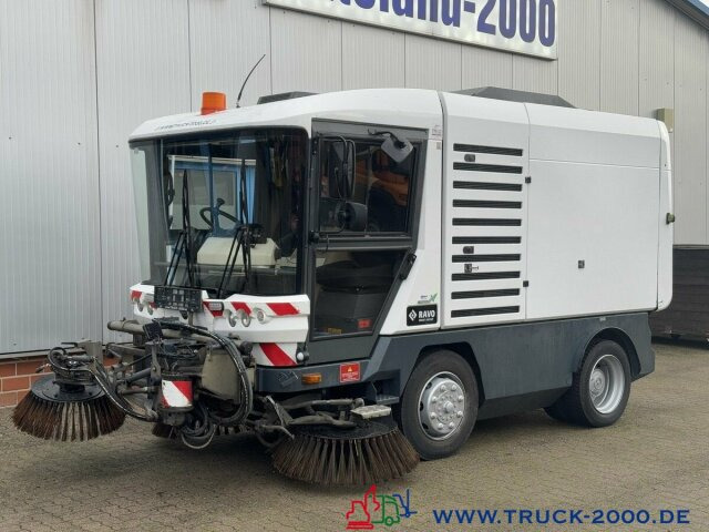 Ravo 540 3 Besensystem Sweeper + Sprühen 50 Km/h - سياره كنس شوارع: صور 1 Ravo 540 3 Besensystem Sweeper + Sprühen 50 Km/h - سياره كنس شوارع: صور 1
