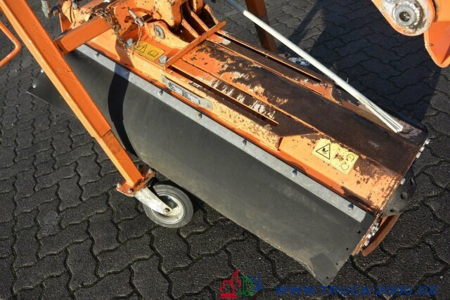 Unimog Dücker RSM 13/2 Ausleger & Schlegelmäher - جزازة رافعة: صور 3 Unimog Dücker RSM 13/2 Ausleger & Schlegelmäher - جزازة رافعة: صور 3