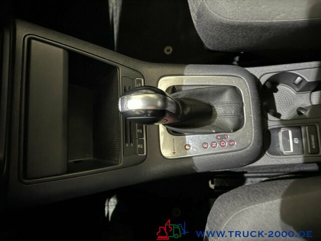 Volkswagen Tiguan 2.0 TDI 4Motion Automatik Klima - سيارة دفع رباعي: صور 5 Volkswagen Tiguan 2.0 TDI 4Motion Automatik Klima - سيارة دفع رباعي: صور 5