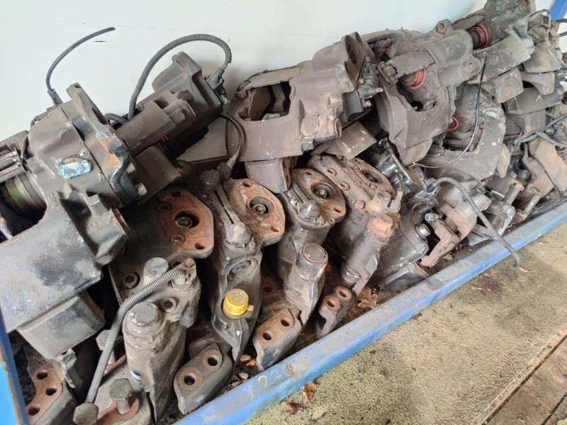 MAN Remklauwen / Brake calipers F2000 / TGA - السرج - شاحنة: صور 2 MAN Remklauwen / Brake calipers F2000 / TGA - السرج - شاحنة: صور 2