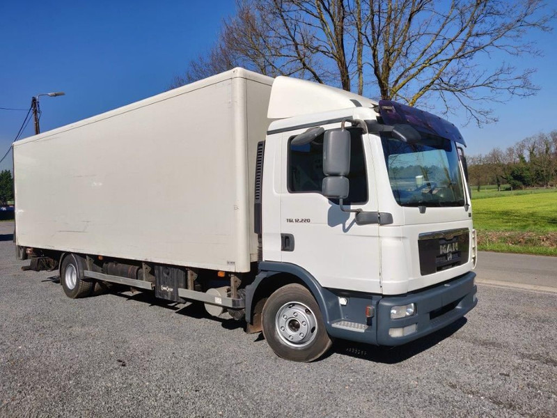 MAN TGL 12.220 TGL 12.220 bakwagen met laadklep euro5 - بصندوق مغلق شاحنة: صور 2 MAN TGL 12.220 TGL 12.220 bakwagen met laadklep euro5 - بصندوق مغلق شاحنة: صور 2