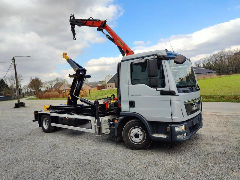 MAN TGL 12.250 Containersysteem Jimeca met kraan Palfinger PK4501 - شاحنة ذات الخطاف, شاحنة كرين: صور 2 MAN TGL 12.250 Containersysteem Jimeca met kraan Palfinger PK4501 - شاحنة ذات الخطاف, شاحنة كرين: صور 2