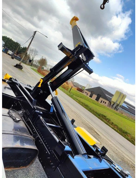 MAN TGL 12.250 Containersysteem Jimeca met kraan Palfinger PK4501 - شاحنة ذات الخطاف, شاحنة كرين: صور 3 MAN TGL 12.250 Containersysteem Jimeca met kraan Palfinger PK4501 - شاحنة ذات الخطاف, شاحنة كرين: صور 3