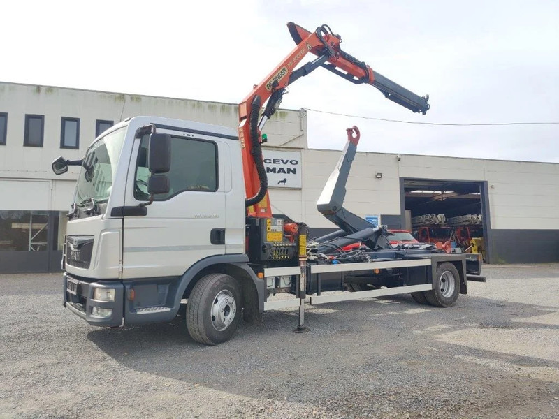 MAN TGL 12.250 Containersysteem met kraan Palfinger PK9001 + Remote - شاحنة ذات الخطاف, شاحنة كرين: صور 1 MAN TGL 12.250 Containersysteem met kraan Palfinger PK9001 + Remote - شاحنة ذات الخطاف, شاحنة كرين: صور 1