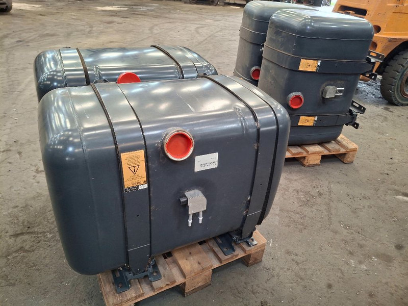 Mercedes-Benz 290L - خزان وقود: صور 1 Mercedes-Benz 290L - خزان وقود: صور 1