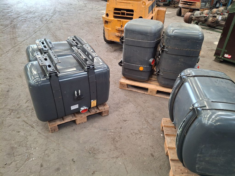 Mercedes-Benz 290L - خزان وقود: صور 4 Mercedes-Benz 290L - خزان وقود: صور 4