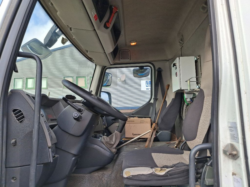 Renault MIDLUM 280DXI - شاحنة صهريج: صور 4 Renault MIDLUM 280DXI - شاحنة صهريج: صور 4