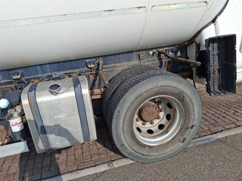 Renault MIDLUM 280DXI - شاحنة صهريج: صور 4 Renault MIDLUM 280DXI - شاحنة صهريج: صور 4