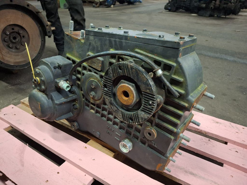 Volvo VT2501TB ATC - علبة التروس: صور 4 Volvo VT2501TB ATC - علبة التروس: صور 4