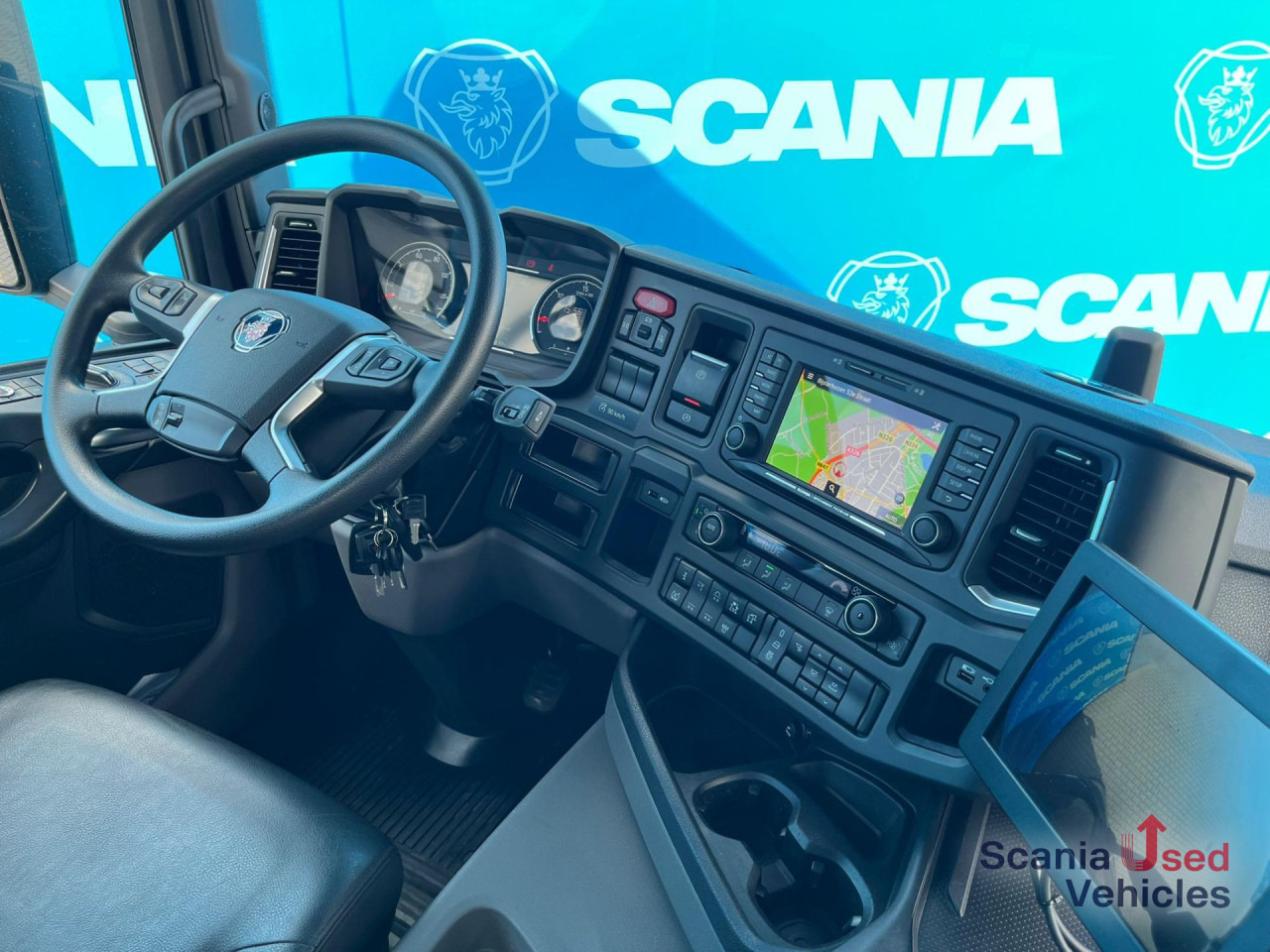 SCANIA G 450 B8x2*6NB DIFF-L HIAB X-HIPRO 262 EP-4 - شاحنات مسطحة: صور 4 SCANIA G 450 B8x2*6NB DIFF-L HIAB X-HIPRO 262 EP-4 - شاحنات مسطحة: صور 4