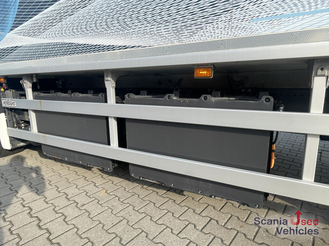 SCANIA P 230 B4x2NA ELECTRIC TAIL LIFT 2.5T 760X250X264CM - بصندوق مغلق شاحنة, شاحنة كهربائية: صور 4 SCANIA P 230 B4x2NA ELECTRIC TAIL LIFT 2.5T 760X250X264CM - بصندوق مغلق شاحنة, شاحنة كهربائية: صور 4