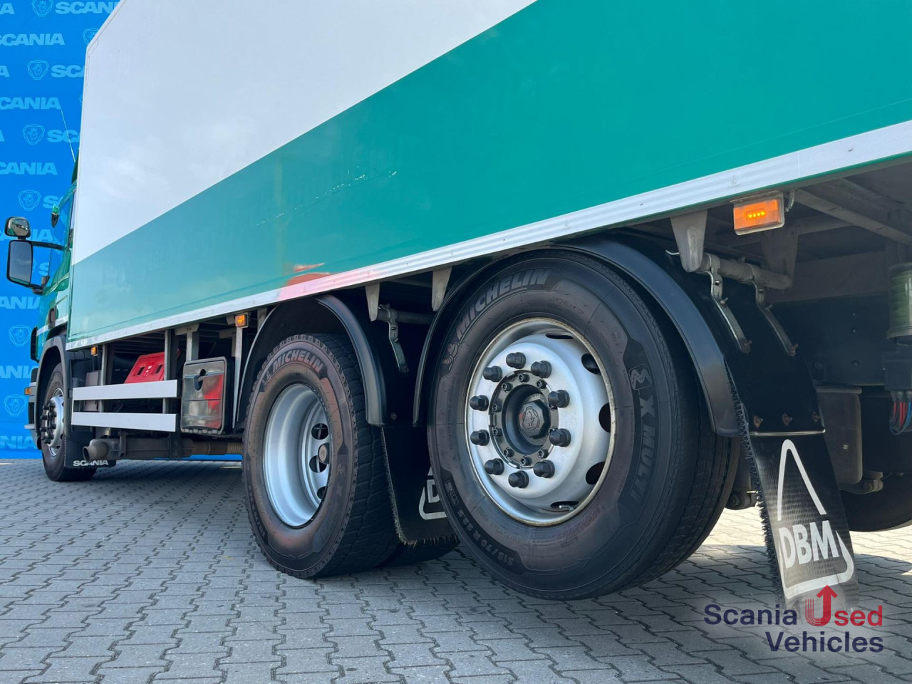 بصندوق مغلق شاحنة SCANIA P 320 DB6x2*4MNB RETARDER FULL AIR 8T TAIL LIFT 2T: صور 15