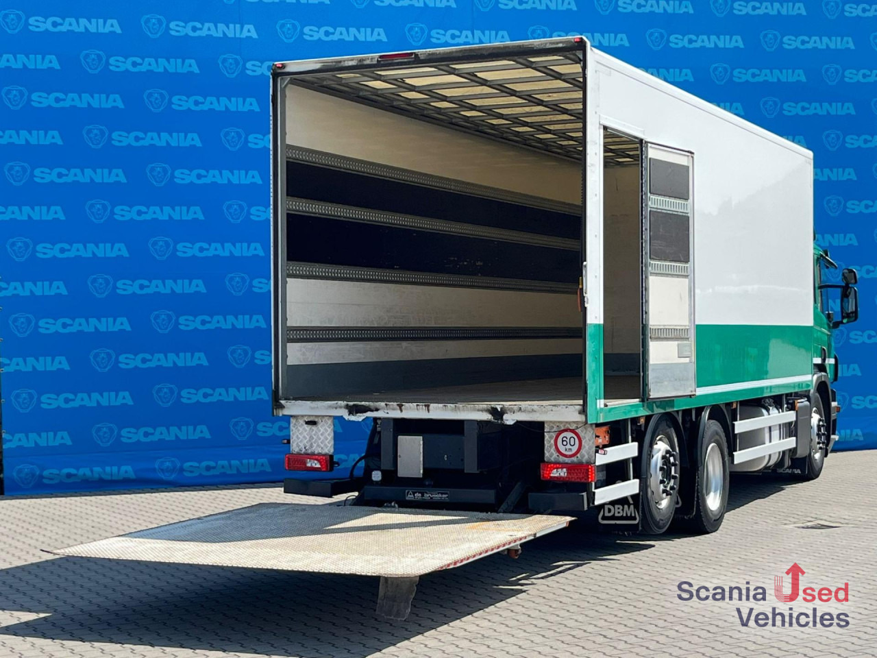 SCANIA P 320 DB6x2*4MNB RETARDER FULL AIR 8T TAIL LIFT 2T - بصندوق مغلق شاحنة: صور 2 SCANIA P 320 DB6x2*4MNB RETARDER FULL AIR 8T TAIL LIFT 2T - بصندوق مغلق شاحنة: صور 2