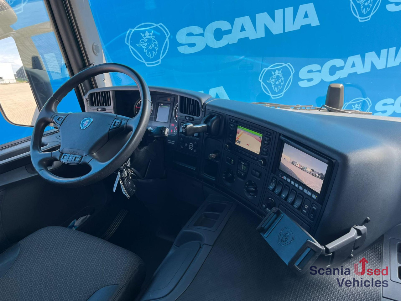 بصندوق مغلق شاحنة SCANIA P 320 DB6x2*4MNB RETARDER FULL AIR 8T TAIL LIFT 2T: صور 13