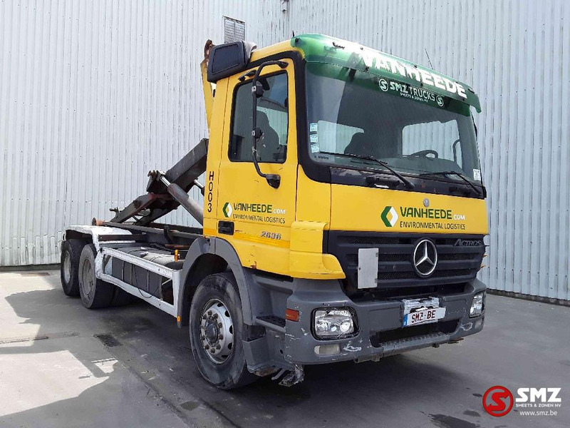 Mercedes-Benz Actros 2636 6x4 lames steel 3x - شاحنات الحاويات / جسم علوي قابل للتغيير شاحنة: صور 1 Mercedes-Benz Actros 2636 6x4 lames steel 3x - شاحنات الحاويات / جسم علوي قابل للتغيير شاحنة: صور 1