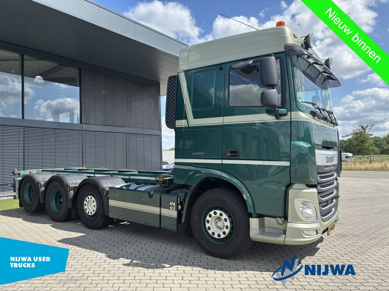 DAF XF 460 8x2 20ft container systeem - شاحنة ذات الخطاف: صور 2 DAF XF 460 8x2 20ft container systeem - شاحنة ذات الخطاف: صور 2