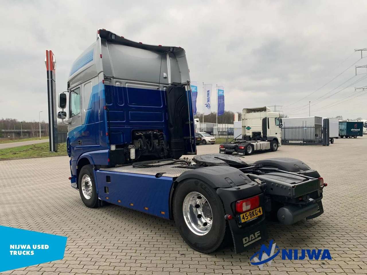 DAF XF 480 4X2 Schuifschotel + Hydrauliek - شاحنة جرار: صور 4 DAF XF 480 4X2 Schuifschotel + Hydrauliek - شاحنة جرار: صور 4
