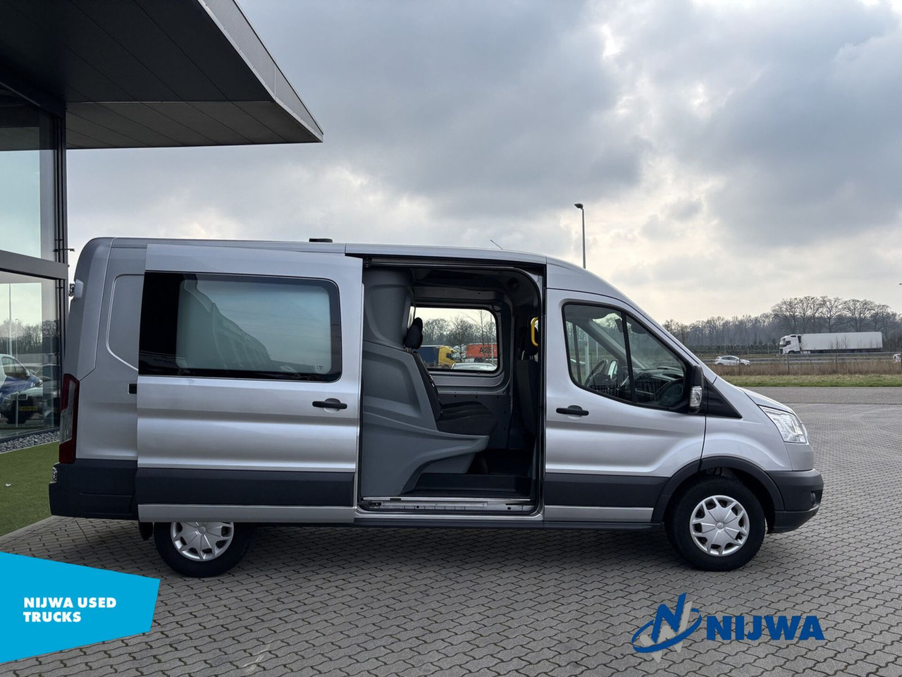 فان المدمجة, الشاحنات الصغيرة كابينة مزدوجة Ford Transit 130 L3H2 Dubbele cabine + Trekhaak: صور 14