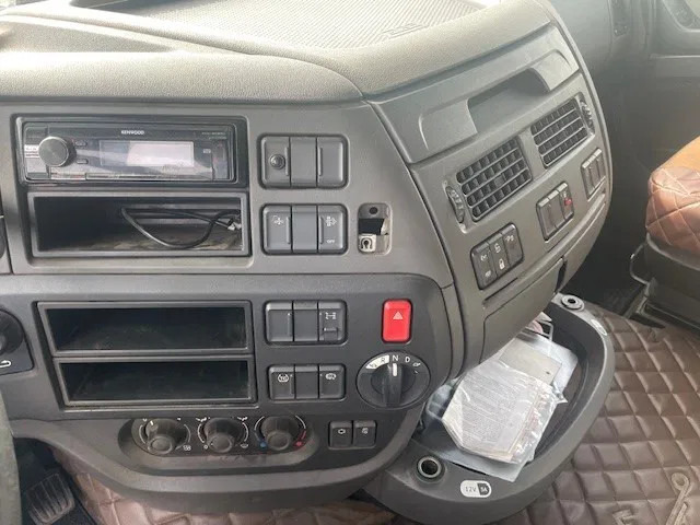 شاحنة جرار DAF XF 460 FT Euro6 Super Space Cab: صور 6 شاحنة جرار DAF XF 460 FT Euro6 Super Space Cab: صور 6