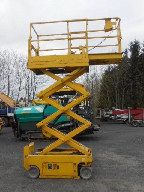 Genie GS 1530, Scherenarbeitsbühne Genie 6,6m - مصاعد الازدهار محمولة على شاحنة: صور 5 Genie GS 1530, Scherenarbeitsbühne Genie 6,6m - مصاعد الازدهار محمولة على شاحنة: صور 5