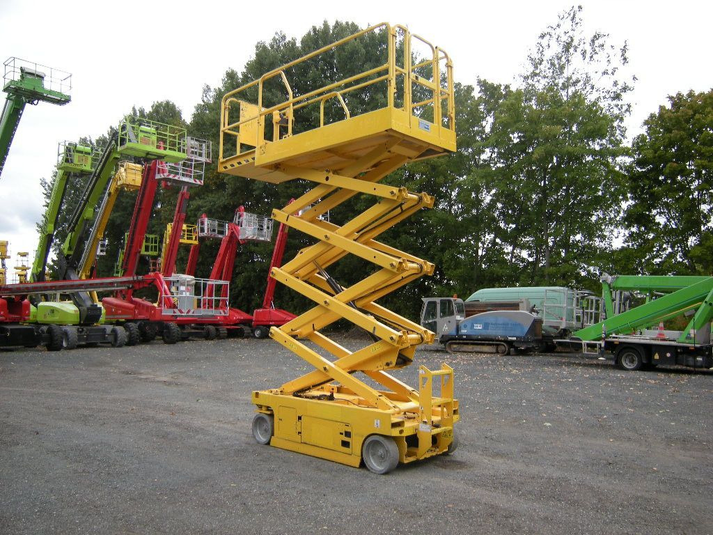 Genie GS 2646, Scherenarbeitsbühne Genie 9,9 m - مصاعد الازدهار محمولة على شاحنة: صور 4 Genie GS 2646, Scherenarbeitsbühne Genie 9,9 m - مصاعد الازدهار محمولة على شاحنة: صور 4