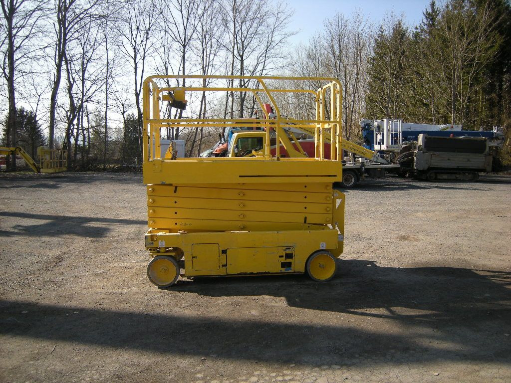 مصاعد الازدهار محمولة على شاحنة Genie GS 3246, Scherenarbeitsbühne Genie 11,9 m: صور 22