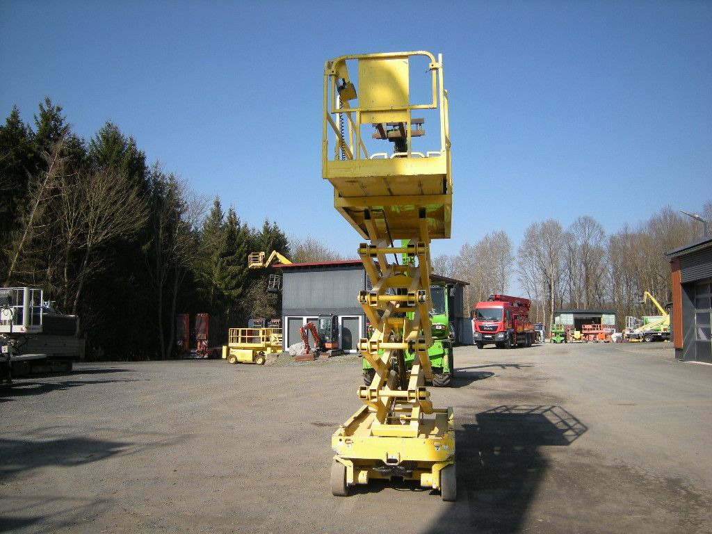 مصاعد الازدهار محمولة على شاحنة Genie GS 3246, Scherenarbeitsbühne Genie 11,9 m: صور 7