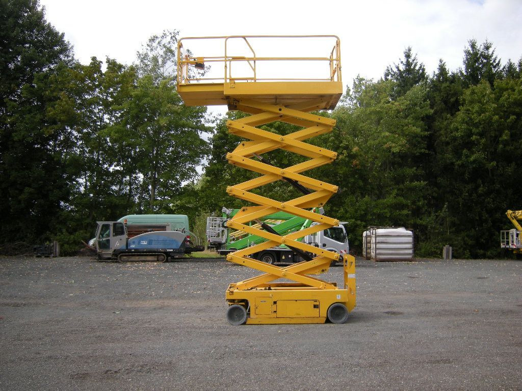 Genie GS 4047 Scherenarbeitsbühne Genie 14 m - مصاعد الازدهار محمولة على شاحنة: صور 3 Genie GS 4047 Scherenarbeitsbühne Genie 14 m - مصاعد الازدهار محمولة على شاحنة: صور 3