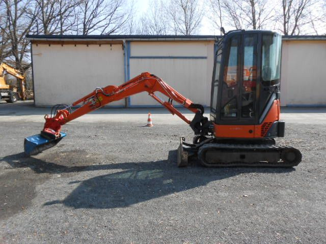 Hitachi ZX22U-2CLR , Powertilt - حفارة مصغرة: صور 1 Hitachi ZX22U-2CLR , Powertilt - حفارة مصغرة: صور 1