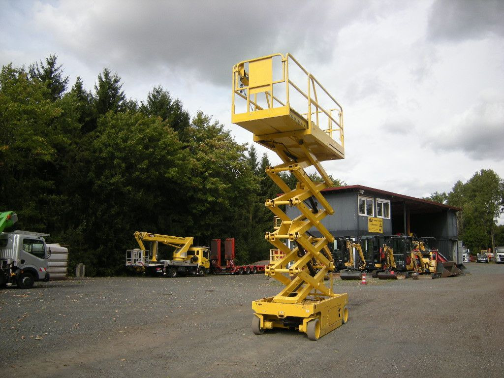 JLG 3246, Scherenarbeitsbühne, 11,9 m - مصاعد الازدهار محمولة على شاحنة: صور 4 JLG 3246, Scherenarbeitsbühne, 11,9 m - مصاعد الازدهار محمولة على شاحنة: صور 4