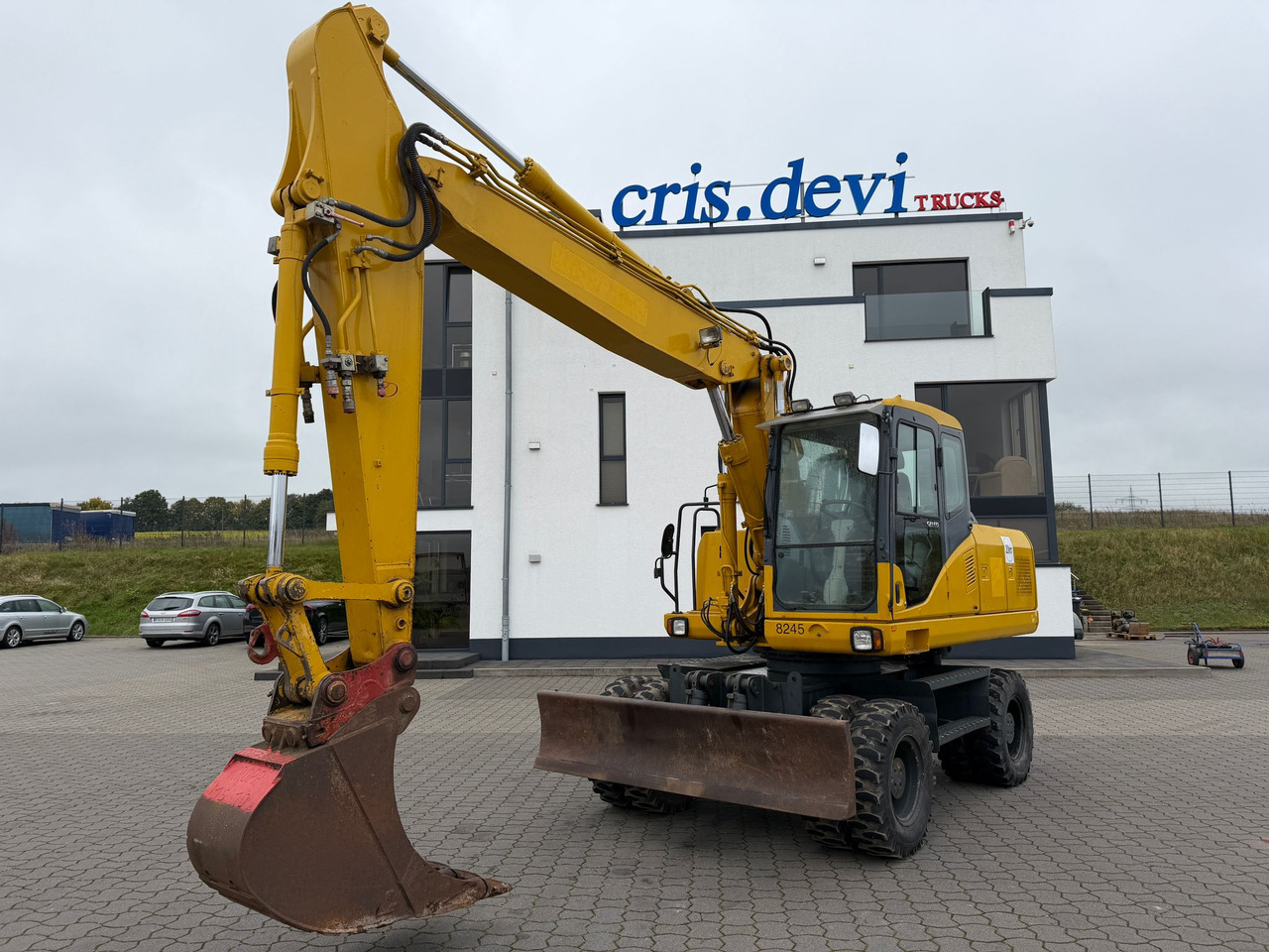 Komatsu PW 180 - 7 - حفارة على عجلات: صور 1 Komatsu PW 180 - 7 - حفارة على عجلات: صور 1