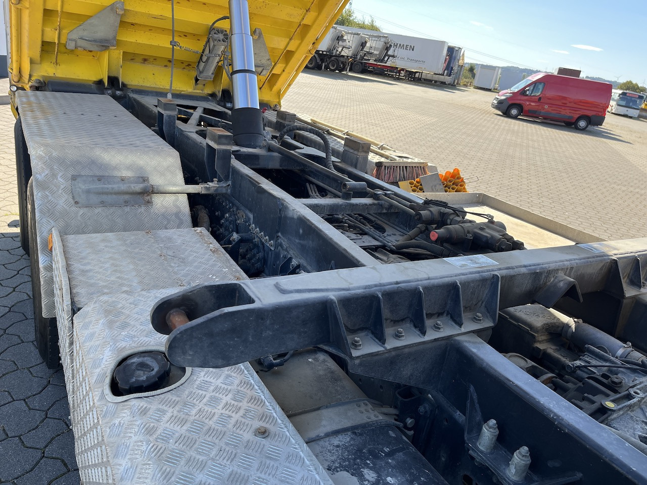 MAN TGS 28.480 6x4 4x4 Dreiseitenkipper Liftachse - قلابات: صور 3 MAN TGS 28.480 6x4 4x4 Dreiseitenkipper Liftachse - قلابات: صور 3