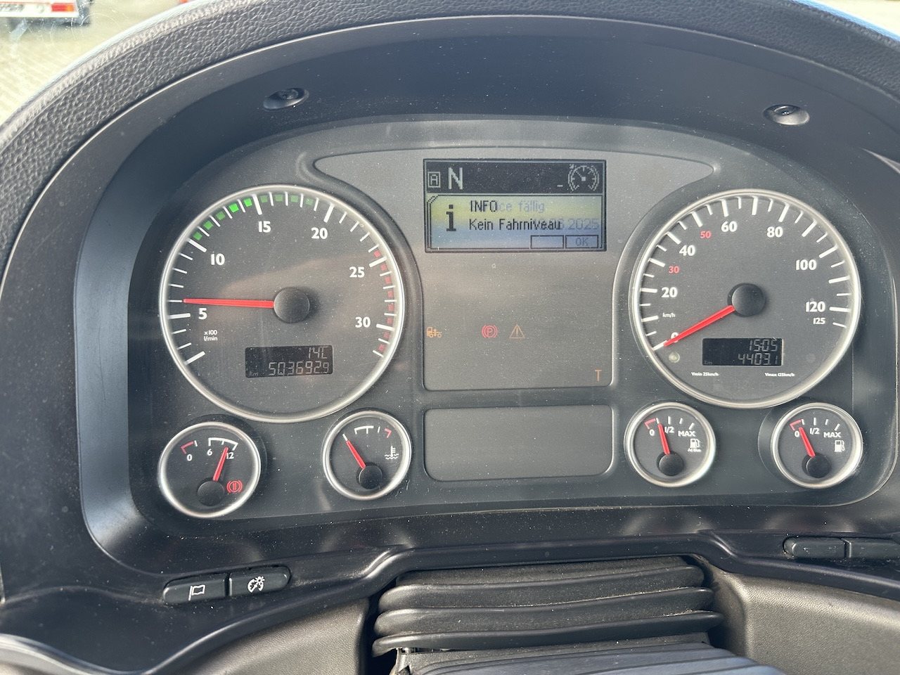 MAN TGS 35.400 8x2 Intarder Meiller Haken - شاحنة ذات الخطاف: صور 2 MAN TGS 35.400 8x2 Intarder Meiller Haken - شاحنة ذات الخطاف: صور 2