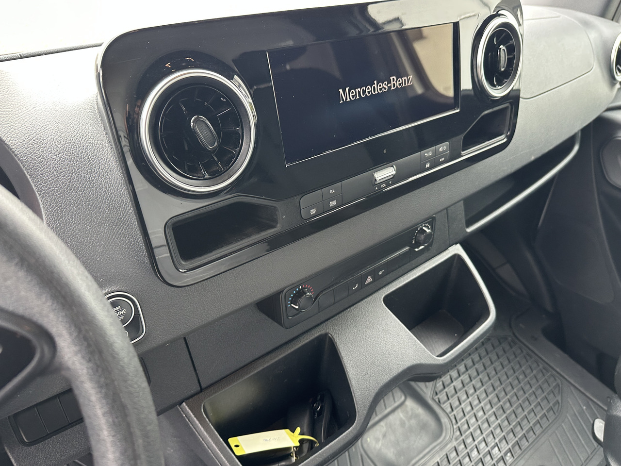 Mercedes-Benz Sprinter 319 CDI Koffer LBW RFK SH Tempomat - الشاحنات الصغيرة صندوق مغلق: صور 2 Mercedes-Benz Sprinter 319 CDI Koffer LBW RFK SH Tempomat - الشاحنات الصغيرة صندوق مغلق: صور 2