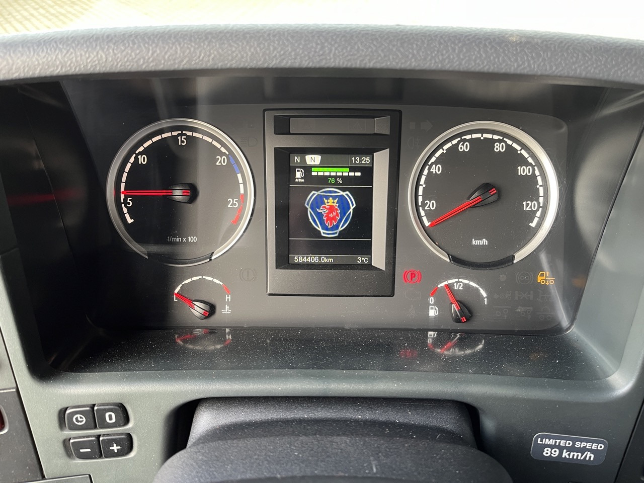 Scania G 490 6x4 Retarder Kipphydraulik - شاحنة جرار: صور 2 Scania G 490 6x4 Retarder Kipphydraulik - شاحنة جرار: صور 2