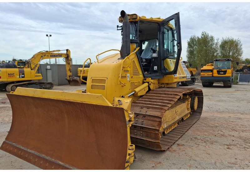 Komatsu D61PXI-24E0 - بلدوزر: صور 2 Komatsu D61PXI-24E0 - بلدوزر: صور 2