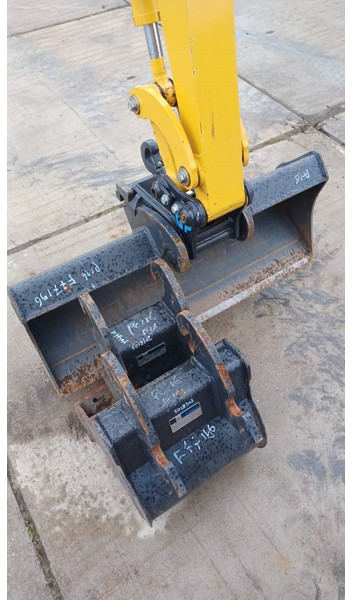 Komatsu PC16R-3HS - حفارة مصغرة: صور 3 Komatsu PC16R-3HS - حفارة مصغرة: صور 3