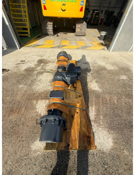 Komatsu WA100M-8 REAR AXLE ASSEMBLY 42W-23-51110 - المحور و قطع الغيار - آلات البناء: صور 3 Komatsu WA100M-8 REAR AXLE ASSEMBLY 42W-23-51110 - المحور و قطع الغيار - آلات البناء: صور 3