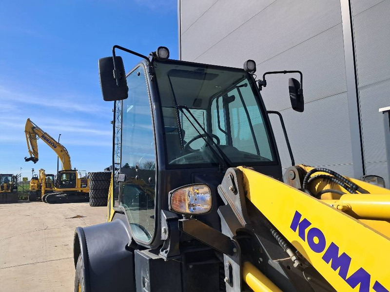 Komatsu WA100M-8 - اللودر بعجل: صور 3 Komatsu WA100M-8 - اللودر بعجل: صور 3