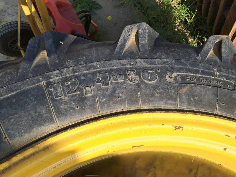 Record 12.4-36 - الإطارات والجنوط - آلات البناء: صور 4 Record 12.4-36 - الإطارات والجنوط - آلات البناء: صور 4