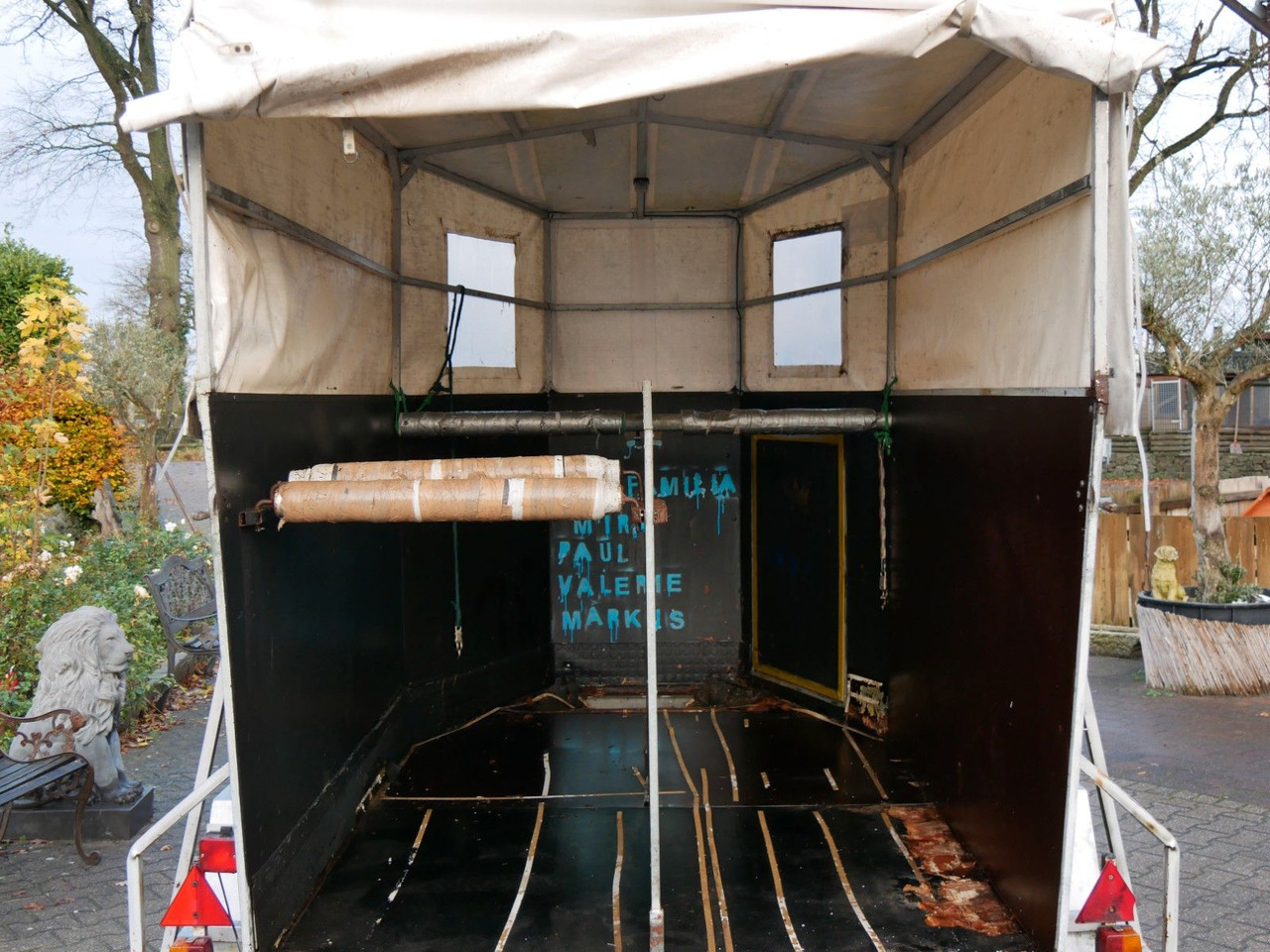 2 Pferde - شاحنة نقل المواشي مقطورة: صور 4 2 Pferde - شاحنة نقل المواشي مقطورة: صور 4