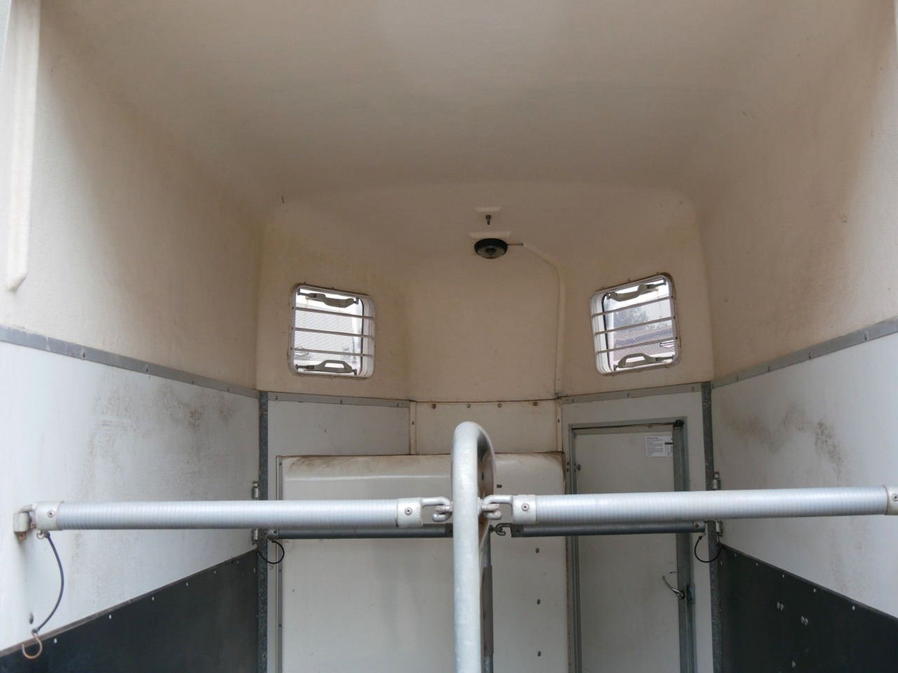 Böckmann Duo mit Sattelkammer - شاحنة نقل المواشي مقطورة: صور 5 Böckmann Duo mit Sattelkammer - شاحنة نقل المواشي مقطورة: صور 5