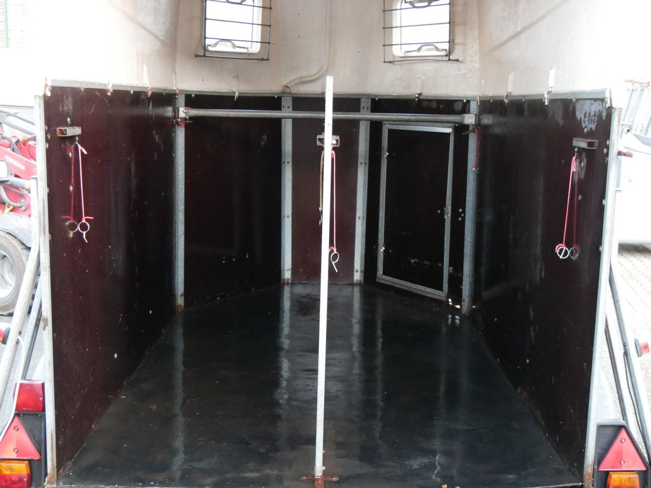 Holz Poly 2 Pferde - شاحنة نقل المواشي مقطورة: صور 3 Holz Poly 2 Pferde - شاحنة نقل المواشي مقطورة: صور 3