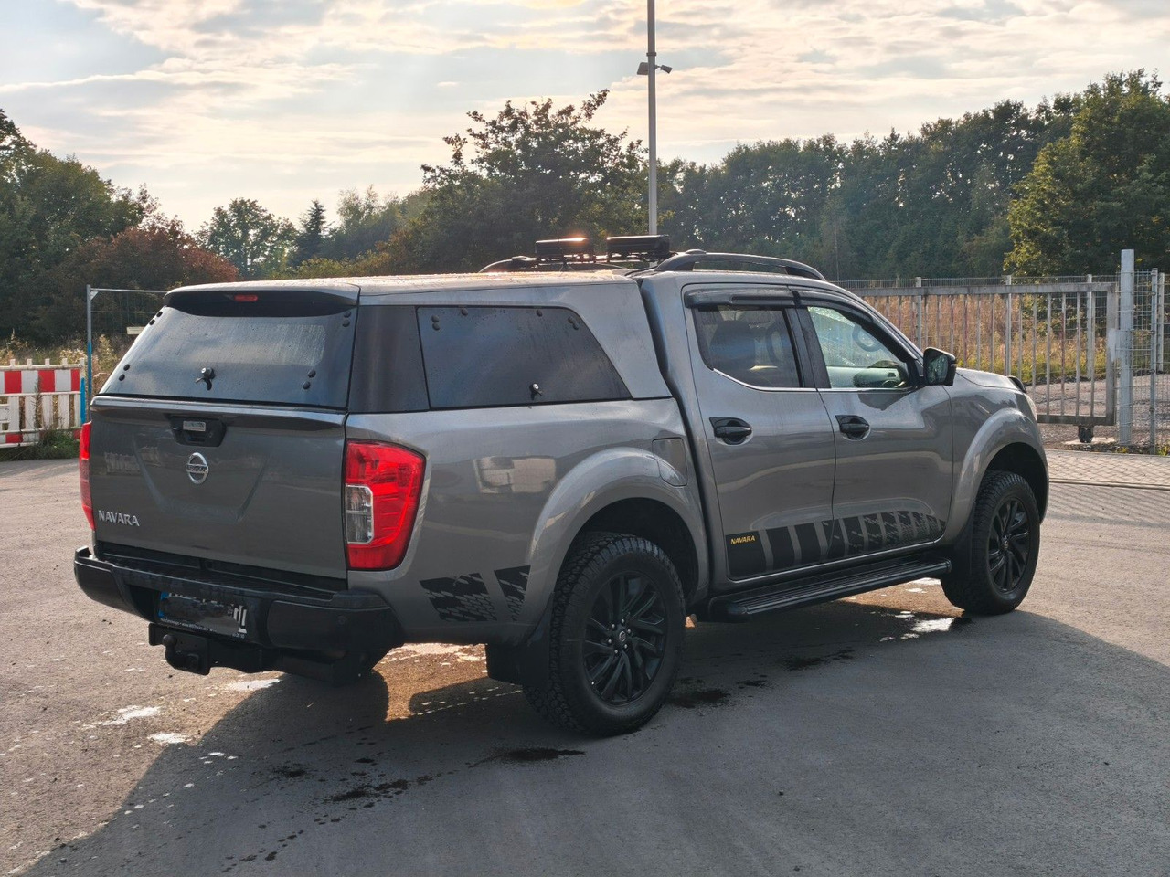 Nissan Navara NP300 N-Guard Double Cab 4x4 - سيارة دفع رباعي: صور 4 Nissan Navara NP300 N-Guard Double Cab 4x4 - سيارة دفع رباعي: صور 4