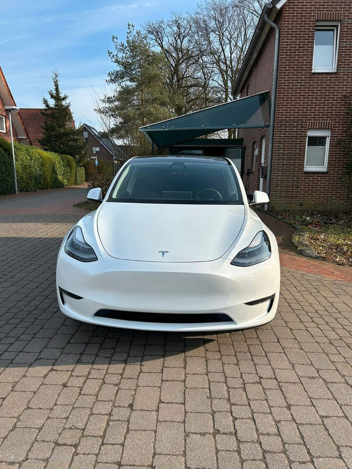 Tesla Model Y Hinterradantrieb RWD - سيدان: صور 2 Tesla Model Y Hinterradantrieb RWD - سيدان: صور 2