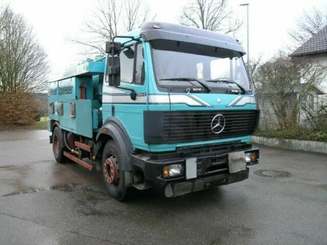 Mercedes-Benz SK 1824 ASSMANN SAUG SPÜL A3 TANK KOMBIFZ - ماكينة غسيل ضغط عالي: صور 2 Mercedes-Benz SK 1824 ASSMANN SAUG SPÜL A3 TANK KOMBIFZ - ماكينة غسيل ضغط عالي: صور 2