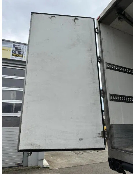 مبردة شاحنة Scania P410 6x2 Fleisch LKW Rohrbahnen Vector 1550: صور 16 مبردة شاحنة Scania P410 6x2 Fleisch LKW Rohrbahnen Vector 1550: صور 16