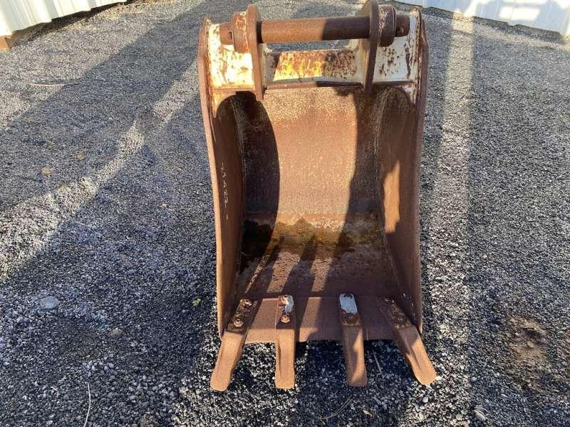 CATERPILLAR 570mm - type tractopelle - بكت حفار: صور 3 CATERPILLAR 570mm - type tractopelle - بكت حفار: صور 3