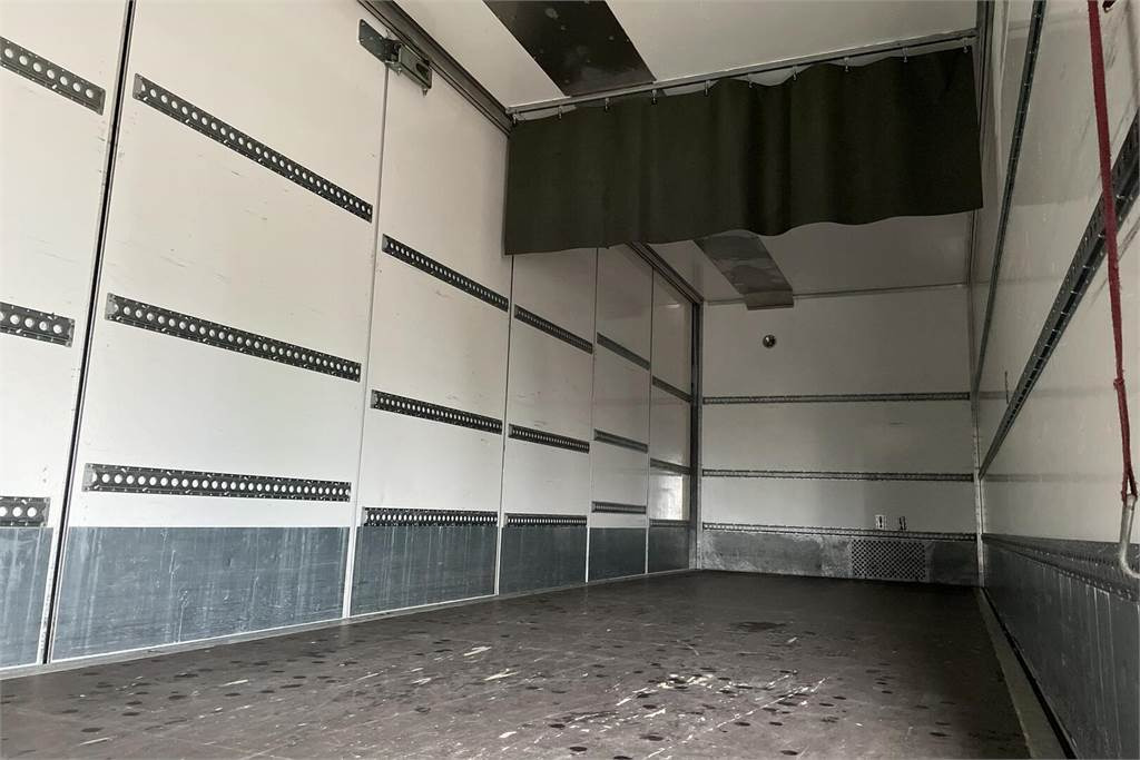 Mercedes-Benz Actros 1827 4x2 8,7m KSA+PL - متساوي شاحنة: صور 5 Mercedes-Benz Actros 1827 4x2 8,7m KSA+PL - متساوي شاحنة: صور 5