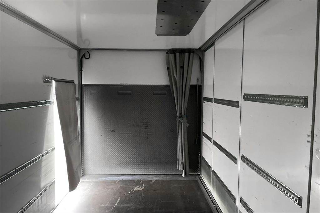 متساوي شاحنة Mercedes-Benz Actros 1827 4x2 8,7m umpikori+PL nostin: صور 6